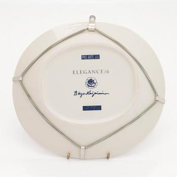 Birger Kaipiainen, A decorative porcelain dish, 'Elegance/6', numbered 335. Pro Arte, Arabia.