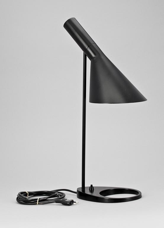 BORDSLAMPA, "AJ", Arne Jacobsen för Louis Poulsen.