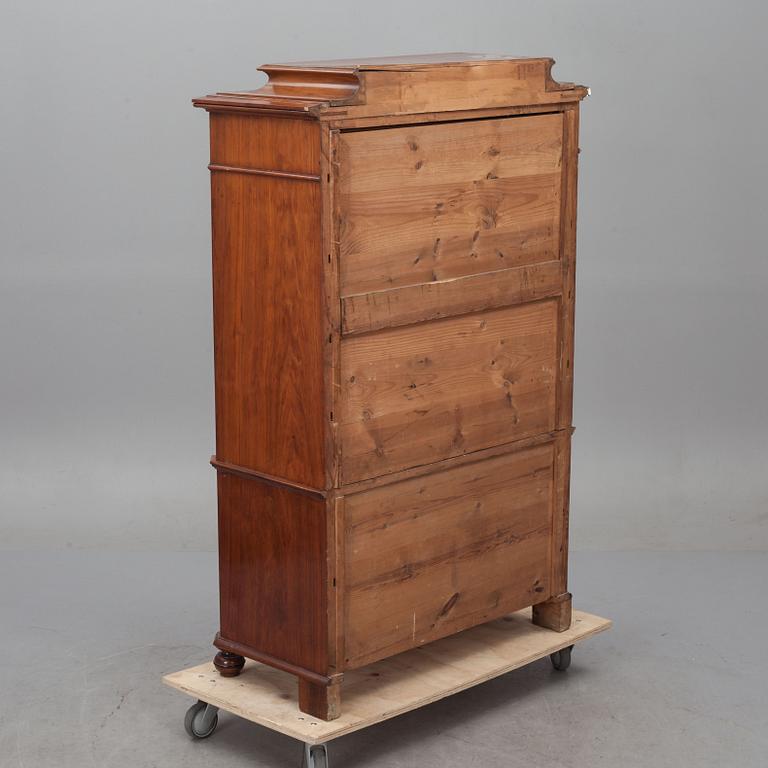 HERRBYRÅ, nyrenässans, 1800-talets andra hälft.