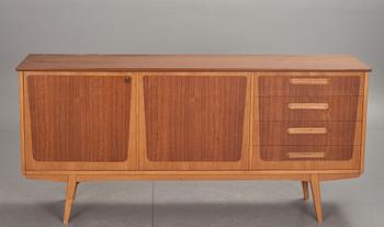 SIDEBOARD,