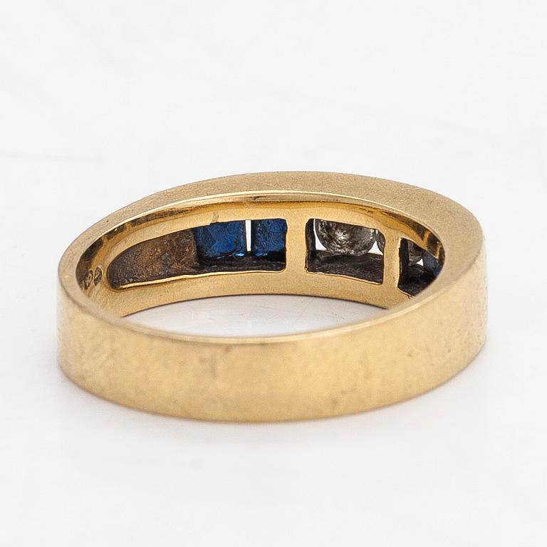 Ring, 18K guld, diamanter tot ca 0.26 ct samt safirer. Finska stämplar 1999.