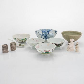 Nine pieces of porcelain and two spice jars, China, Late Qing dynasty/early 20th century.