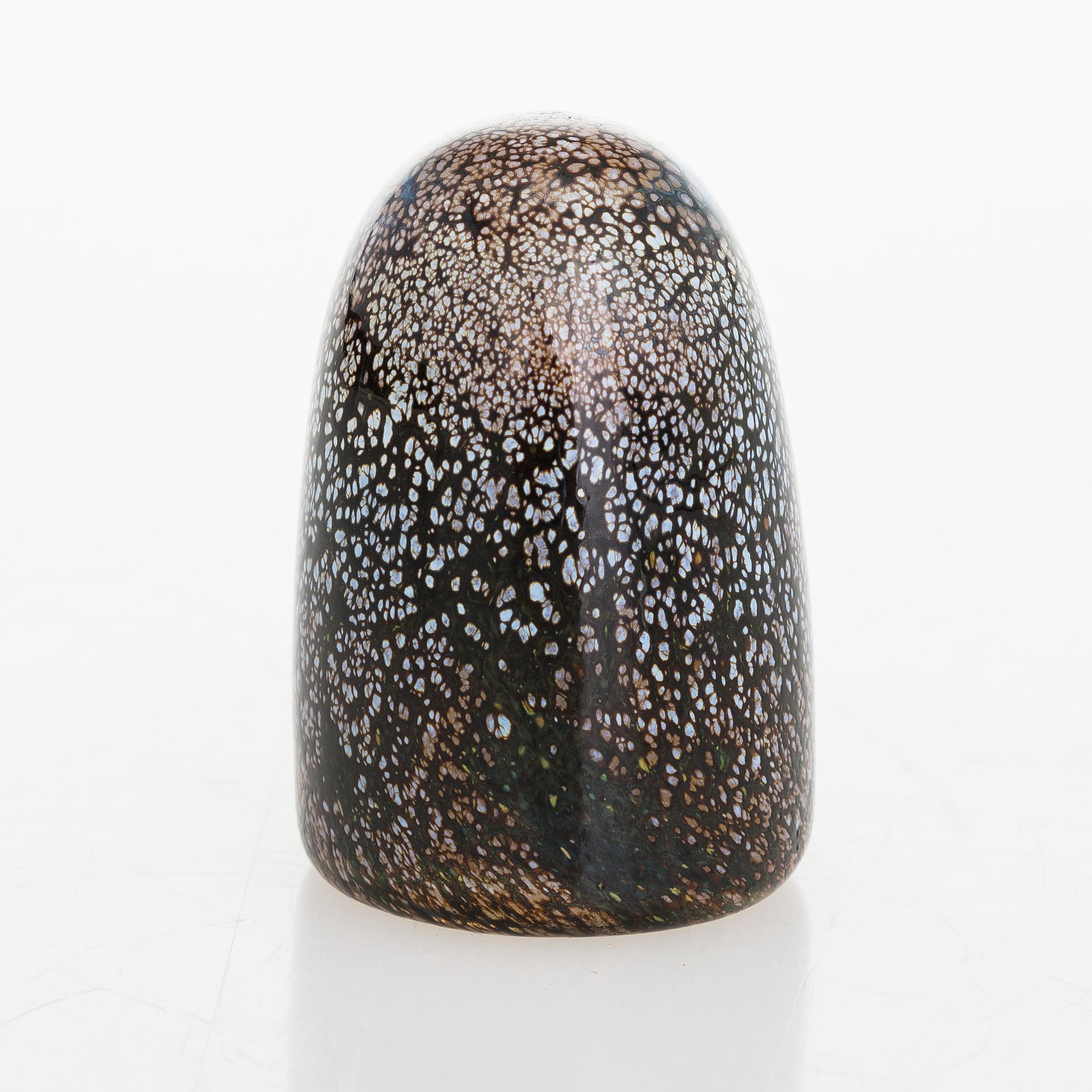 OIVA TOIKKA, a glass sculpture signed O. Toikka Nuutajärvi.