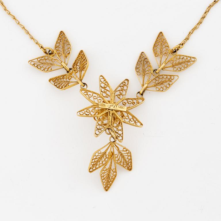 Necklace, 18K gold, filigree work.