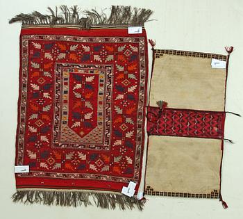 BÖNEMATTA och SADELVÄSKA, Kasak 127 x 96 resp Afghan, 109 x 57.