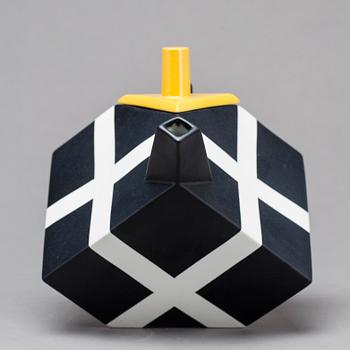 ROLF SINNEMARK, TEKANNA, porslin, "Cube", Rörstrand, sent 1900-tal.