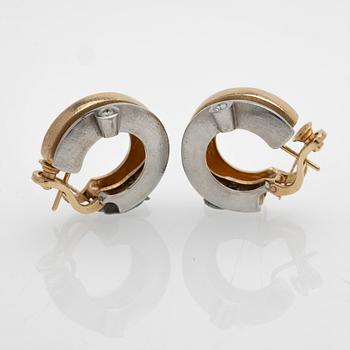 Ole Lynggaard, Earrings, a pair, 18K gold and white gold with brilliant-cut diamonds.