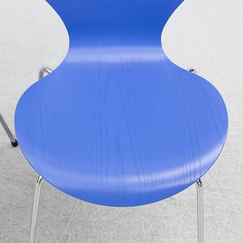 Arne Jacobsen, chairs, a pair, "The Seven", Fritz Hansen, Denmark, 1998.