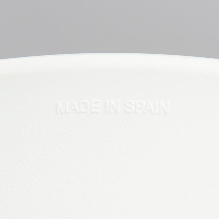 Eero Aarnio, A 'Roulette' armchair for Vondom, 2012.