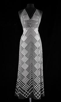 A black and white longdress by Louis Scherrer.