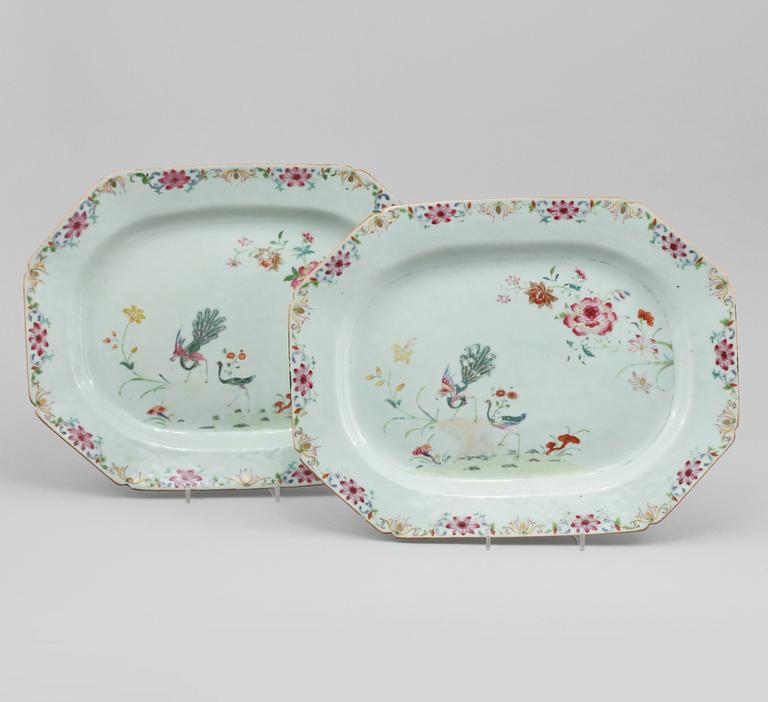 STEKFAT, ett par, porslin, Kina, 1700-tal.