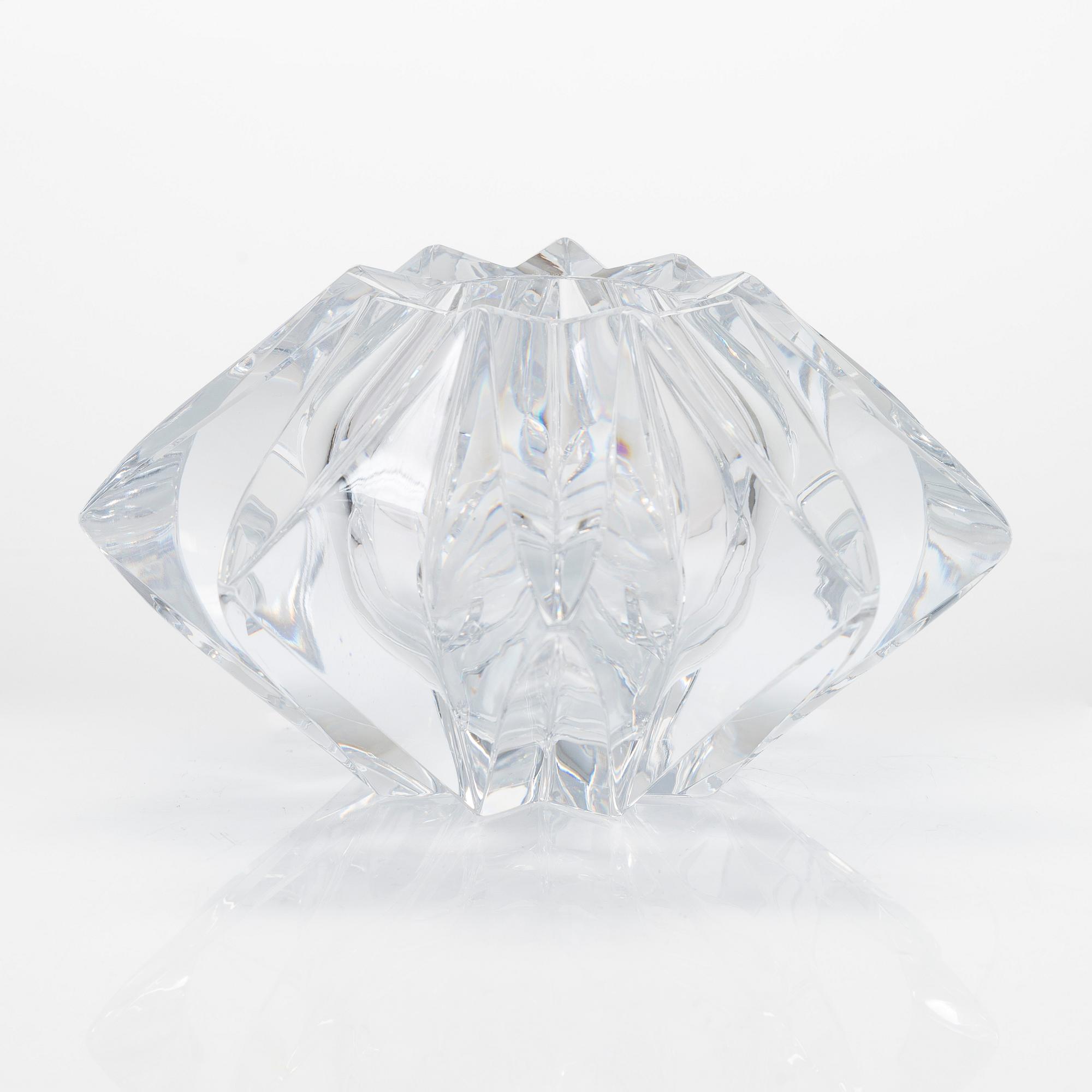 Aimo Okkolin, vas, "Stjärna" 6575, signerad Aimo Okkolin Riihimäen Lasi Oy.