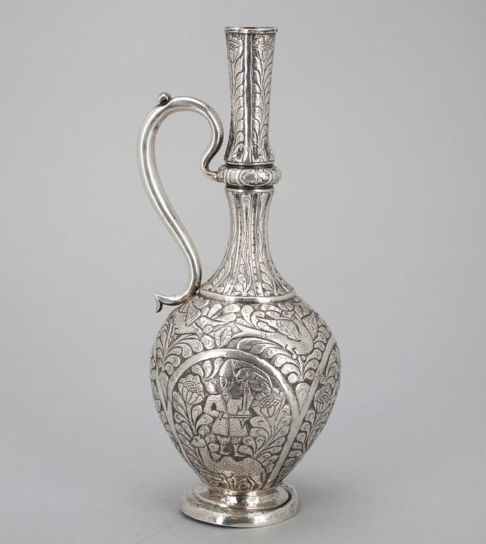 VINKANNA, 84 silver. Ryssland (Georgien) Tbilisi 1856. Kontrollmästare Egon Blomberg. Vikt ca 476 g.