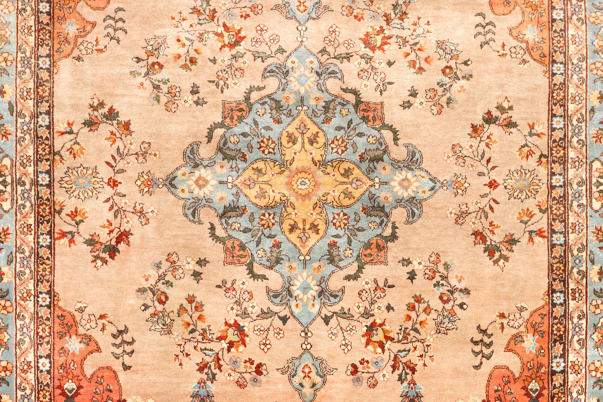 Matta, orientalisk, ca 363 x 268 cm.