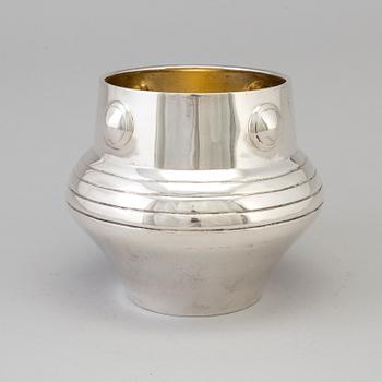 CG HALLBERG, skål/ytterfoder, silver, Stockholm 1904.