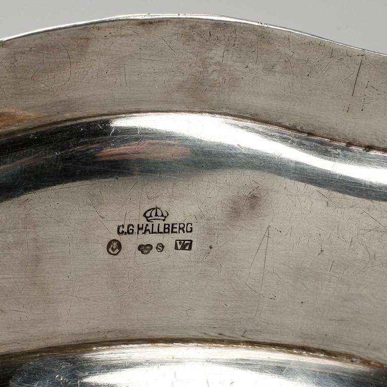 PARTI SILVER, 3 delar, bl a C G Hallberg, 1923, Stockholm. Totalvikt ca 919 gram.