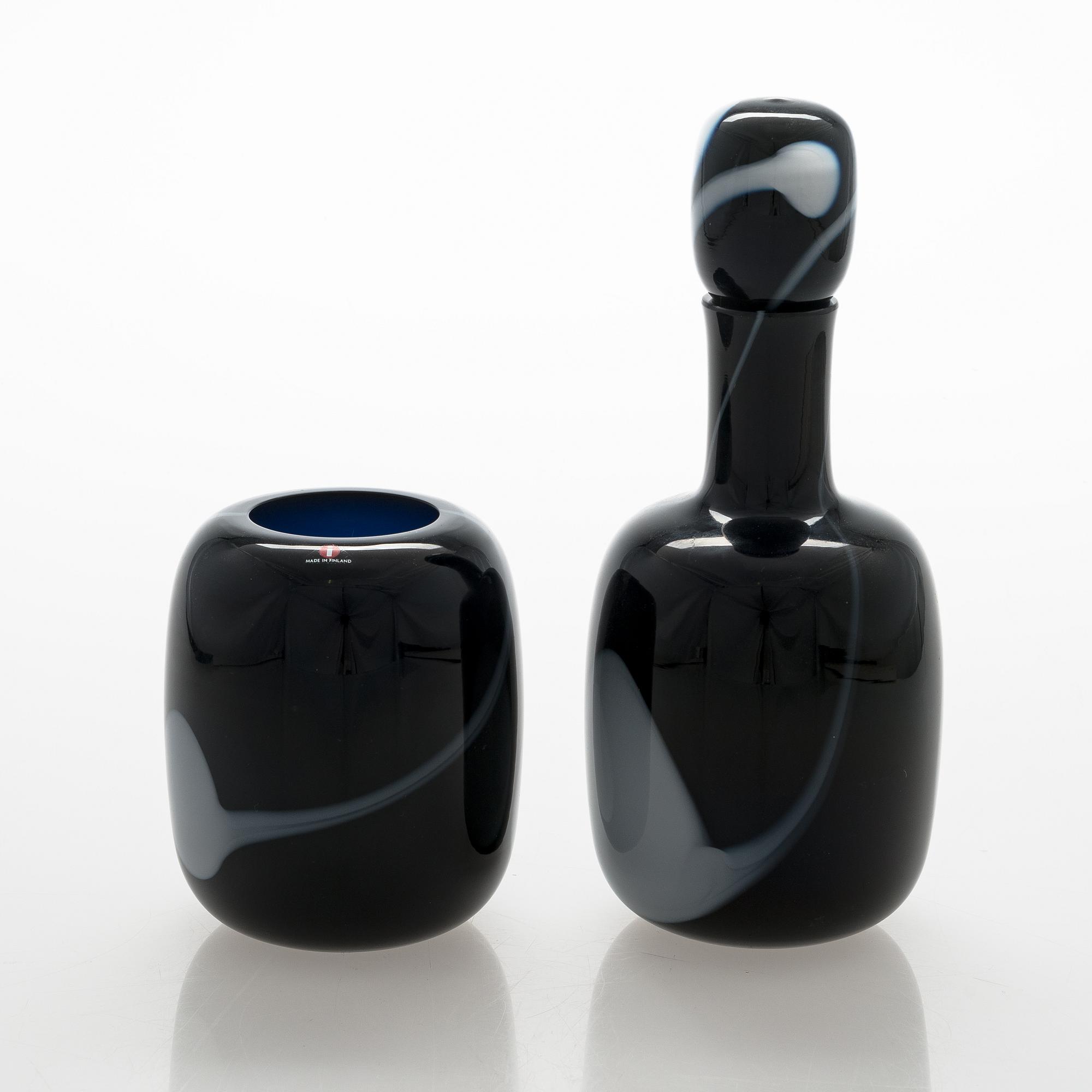 Timo Sarpaneva, A decanter and a vase "Blues". Signed.