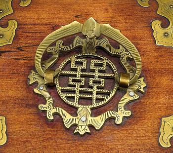 SMYCKESKRIN, trä och jade, Kina, 1900-tal.