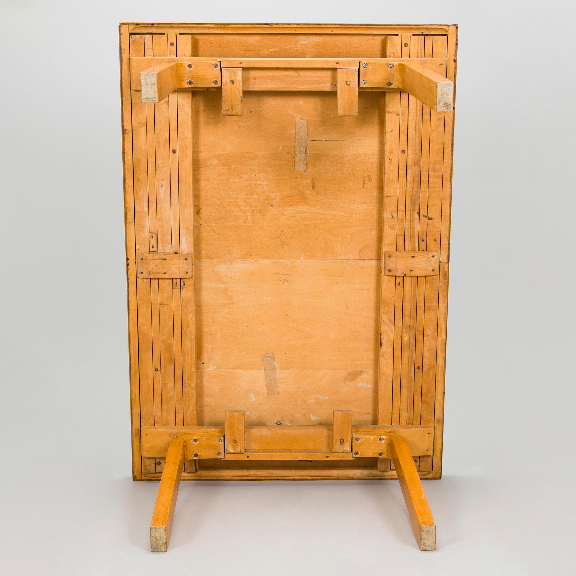 Alvar Aalto, A mid-20th Century '92' dining table for O.Y. Huonekalu-ja Rakennustyötehdas A.B.