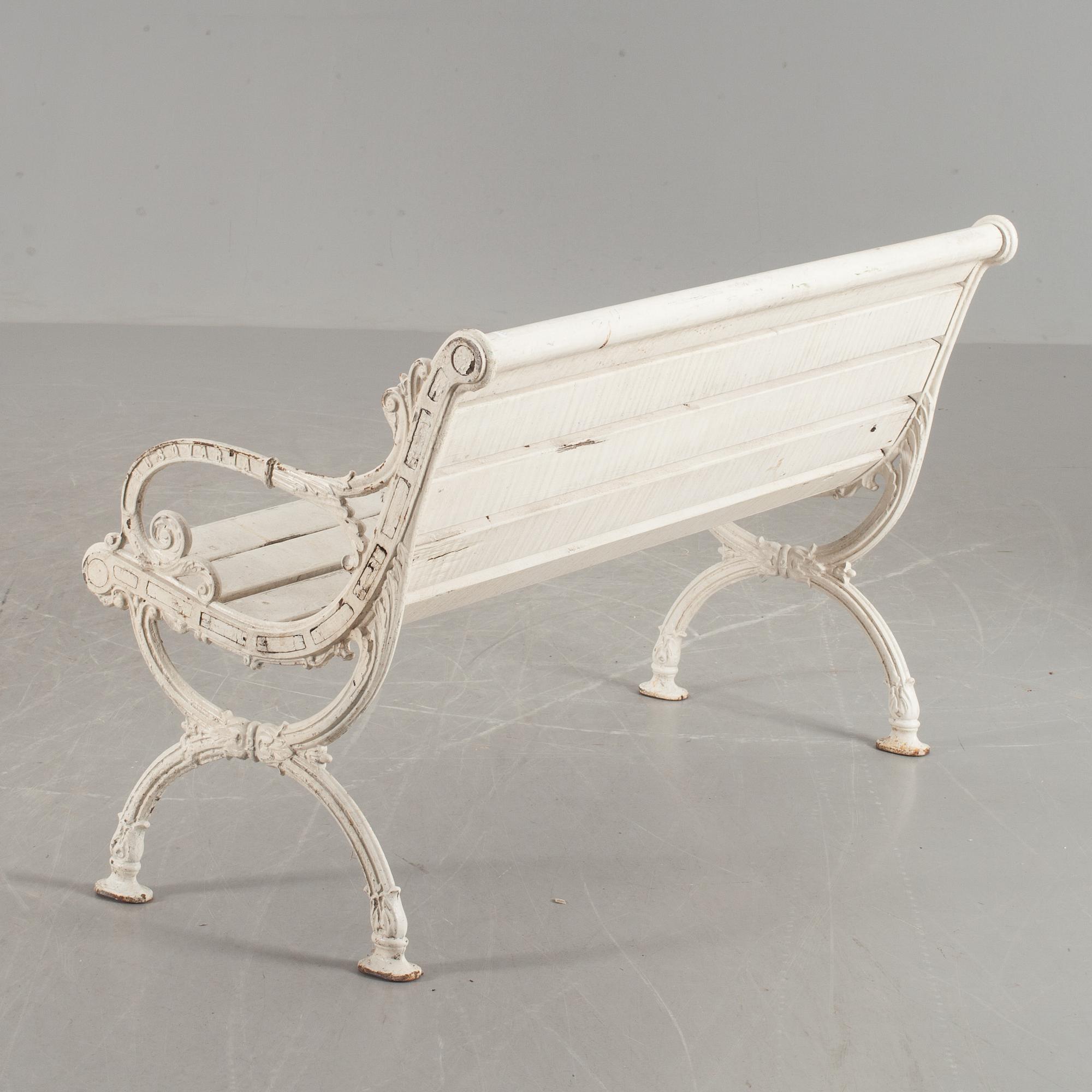 TRÄDGÅRDSBÄNK. Husqvarna, 1900-tal.