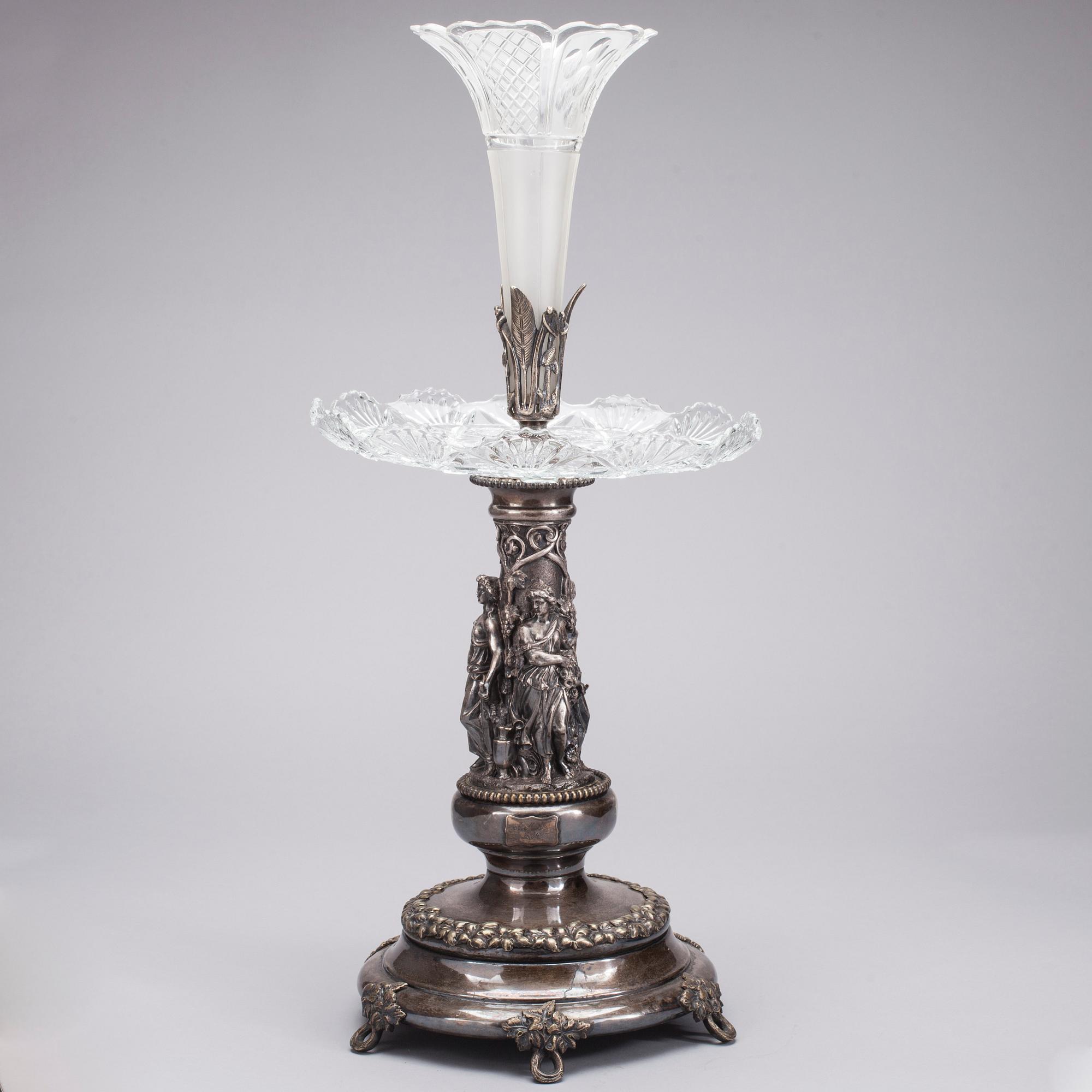 PRAKTSKÅL / UPPSATSSKÅL MED VAS, glas, försilvrad mässing och metall, 1800-talets slut och 1900-tal.