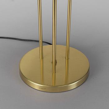 A table lamp by POUL HENNINGSEN, PH5, model 27095, Louis Poulsen.