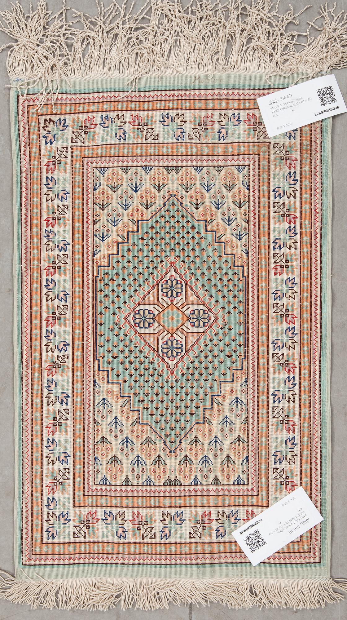 MATTA, Turkiet, silke, 1900-talets slut. Ca 61 x 39 cm.