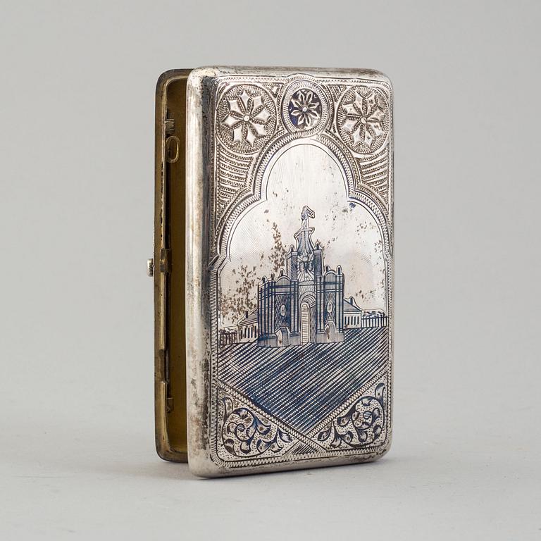 A Russian silver niello covarette case, 1896-1908.