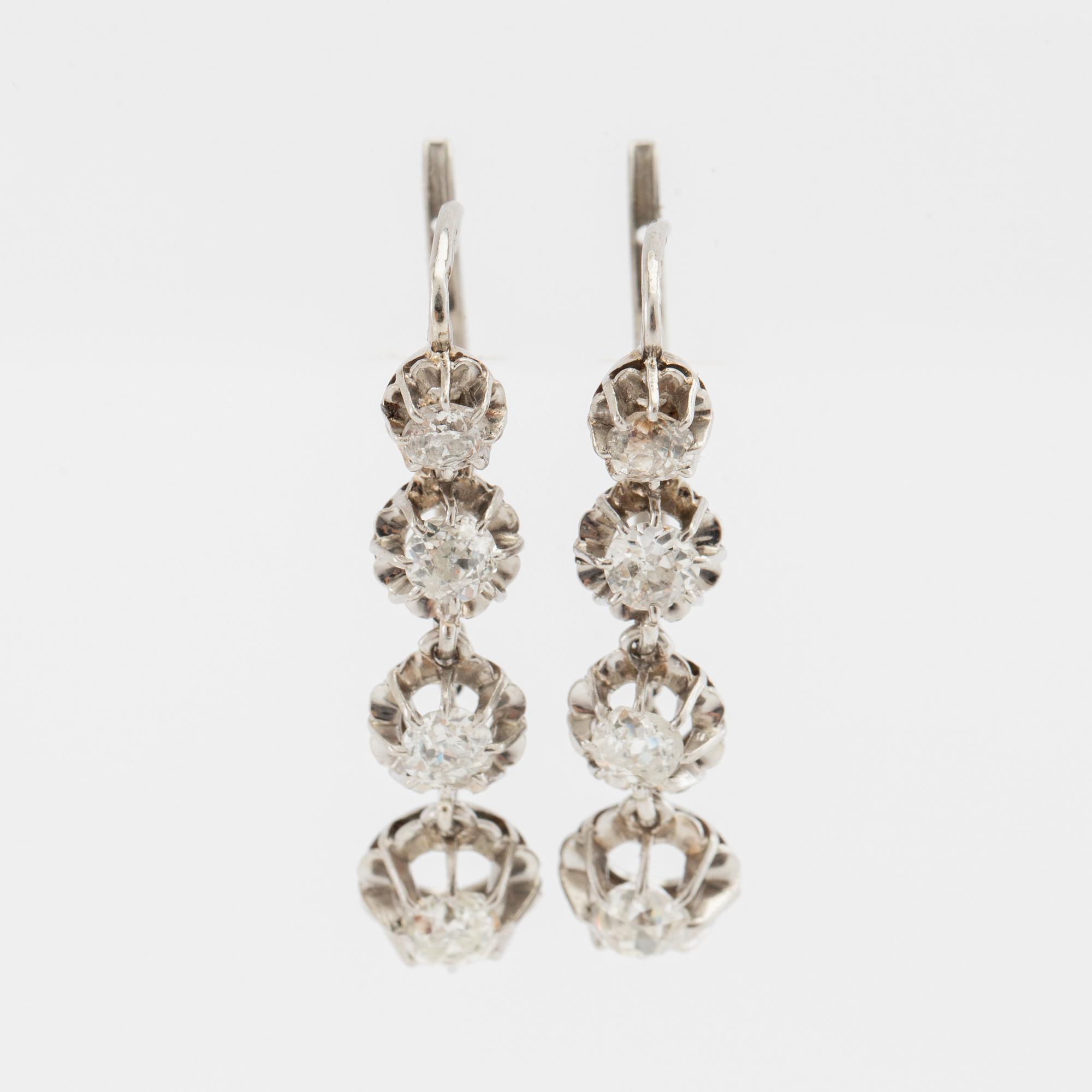 Earrings, a pair of 950 platinum set with old-cut diamonds.