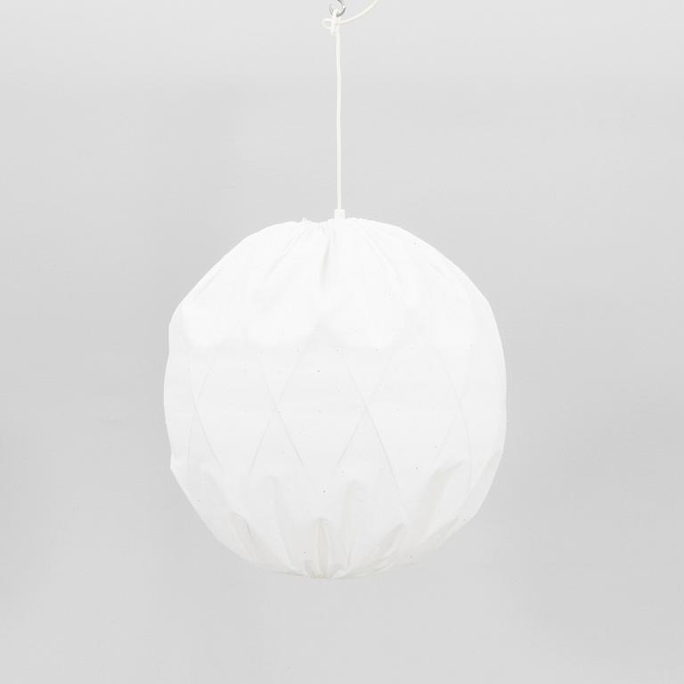 Tore Ahlsén, taklampa, "Pia-lampan", Gärsnäs.