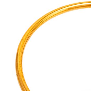 Bangle 18K gold, 23,6 g, inner circumference approx 19 cm, does not open.