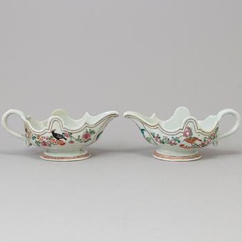 2 sauce boats, 3 dishes, China, Qianlong (1736-1795).