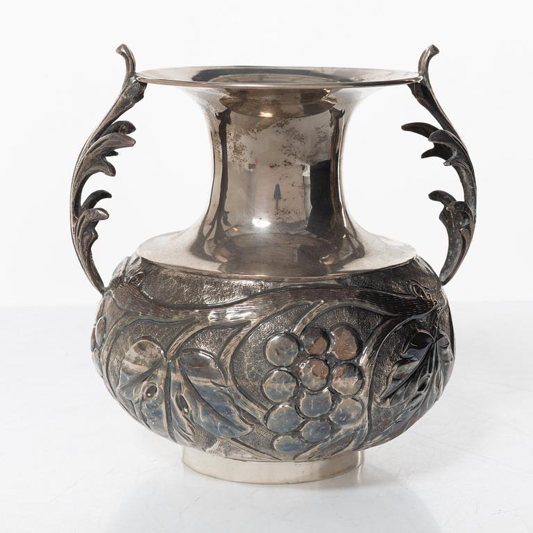 Vase with handles, silver, second half of the 20th century.