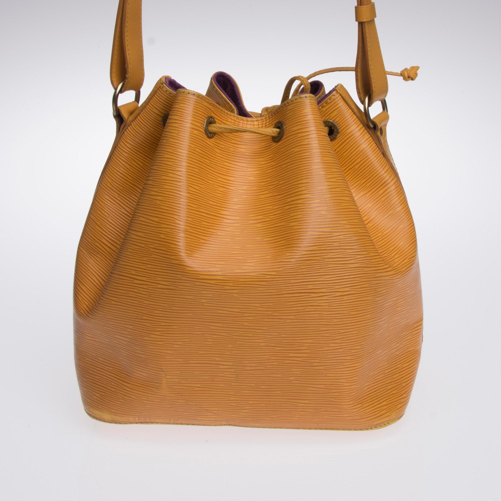 VÄSKA, "Petit Noé", Louis Vuitton.