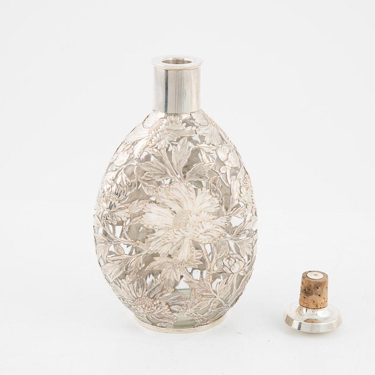 A silver and glass flask with stopper, China or possibly Japan, beginning of the 20th century.