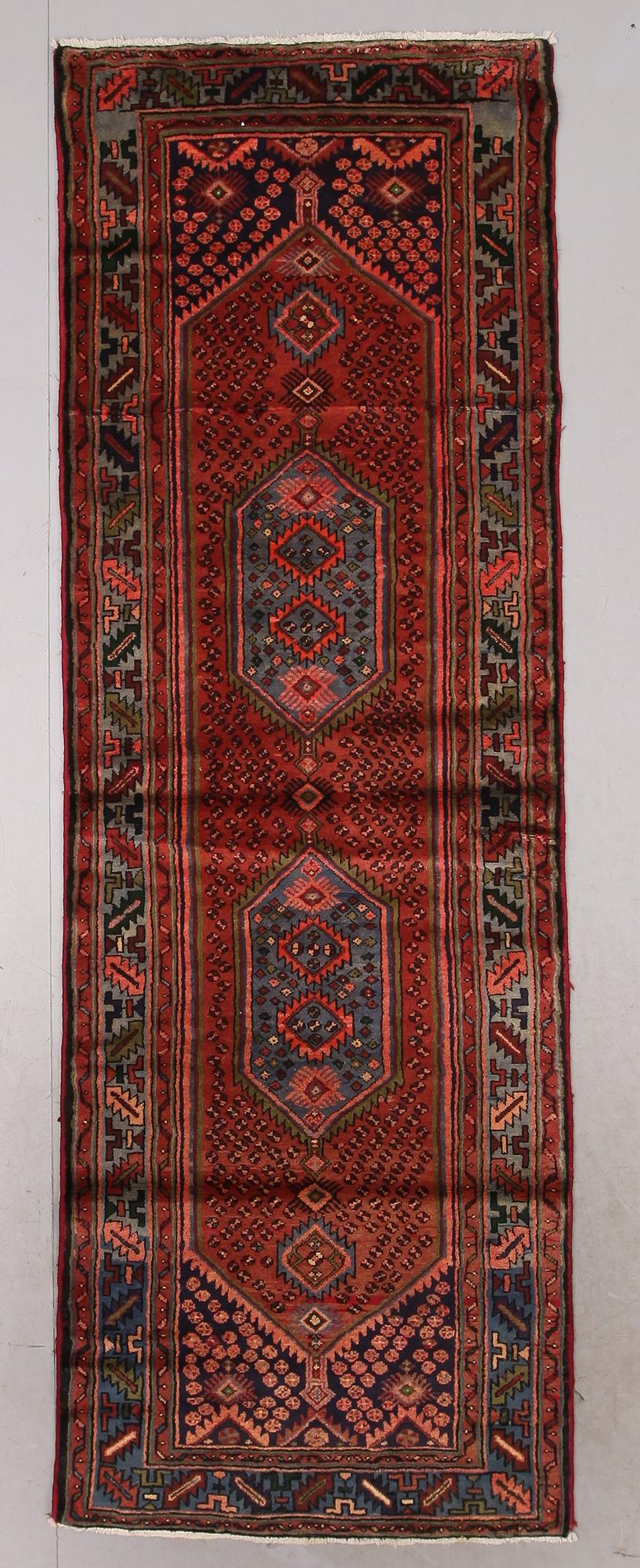 MATTA, galleri, Hamadan, ca 295 x 100 cm.