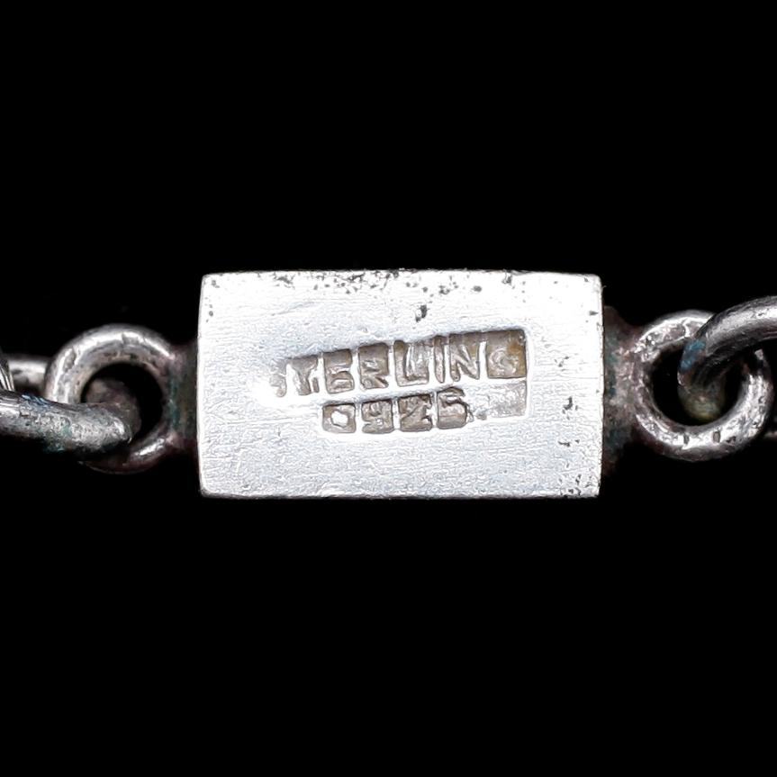 COLLIER, silver, hänge med bergkristall, 1900-talets andra hälft. Tot vikt 72 g.