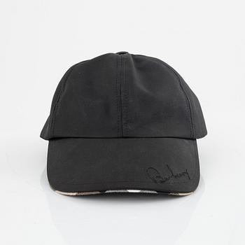 Burberry, väska, solskärm samt keps.