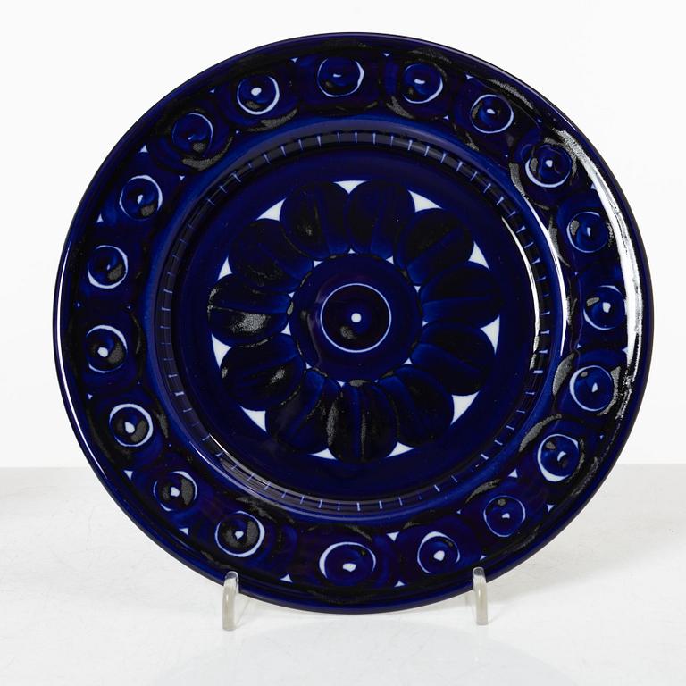 Ulla Procopé, porcelain service pieces "Valencia", Arabia, Finland (17 pieces).