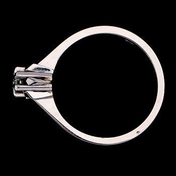 RING, 18 k vitguld med briljantslipad diamant 0.08 ct WVS. Total vikt ca 3 gram.