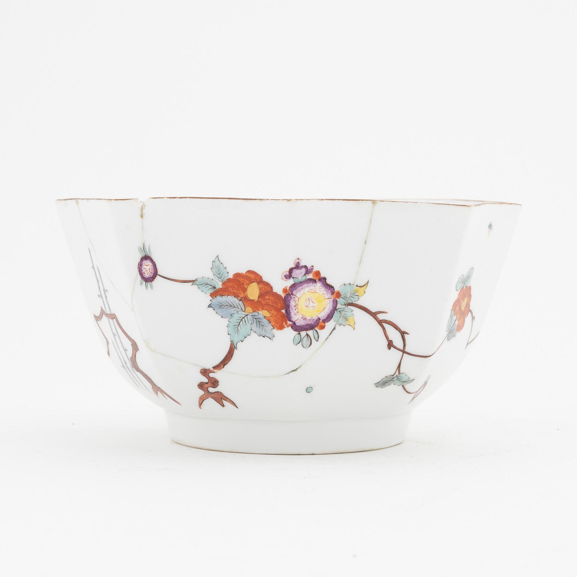 A 'Kakiemon' porcelain bowl, Meissen, 18th Century.