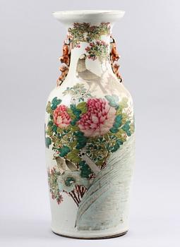GOLVVAS, porslin, Kina, 1900-talets första hälft.