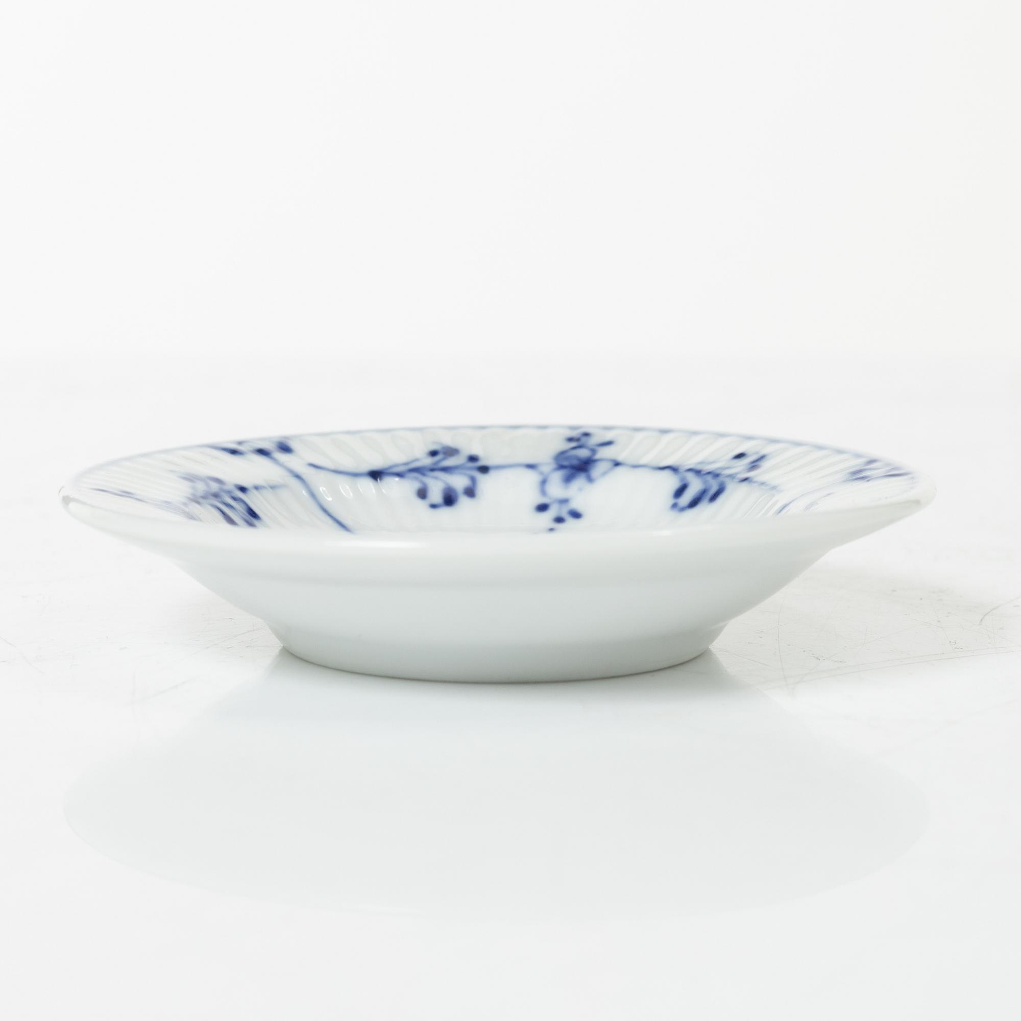 Royal Copenhagen, dinner and coffee service, 81 pcs, Blue Fluted, Full and Half Lace.