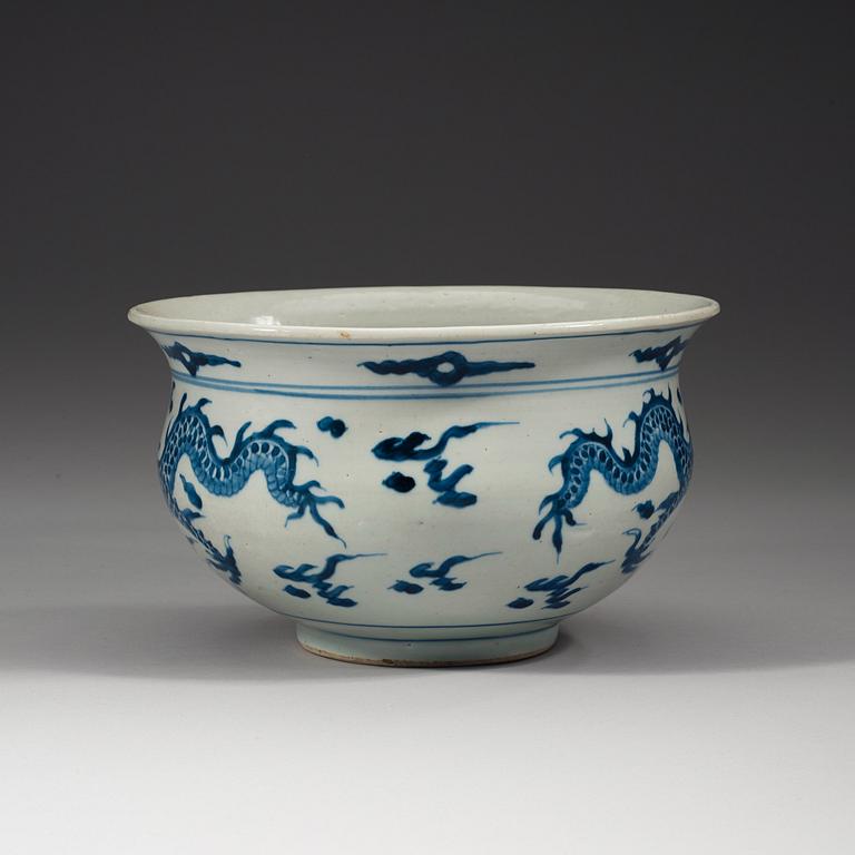 A blue and white censer, Qing dynasty, circa 1800.