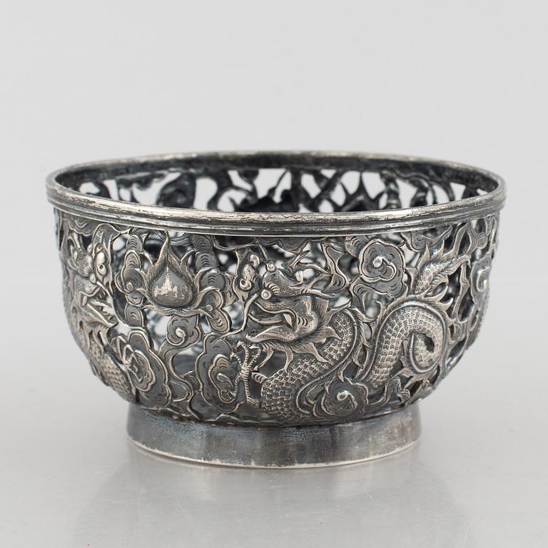 A silver bowl, Wang Hing & Co, China, early 20th Century.