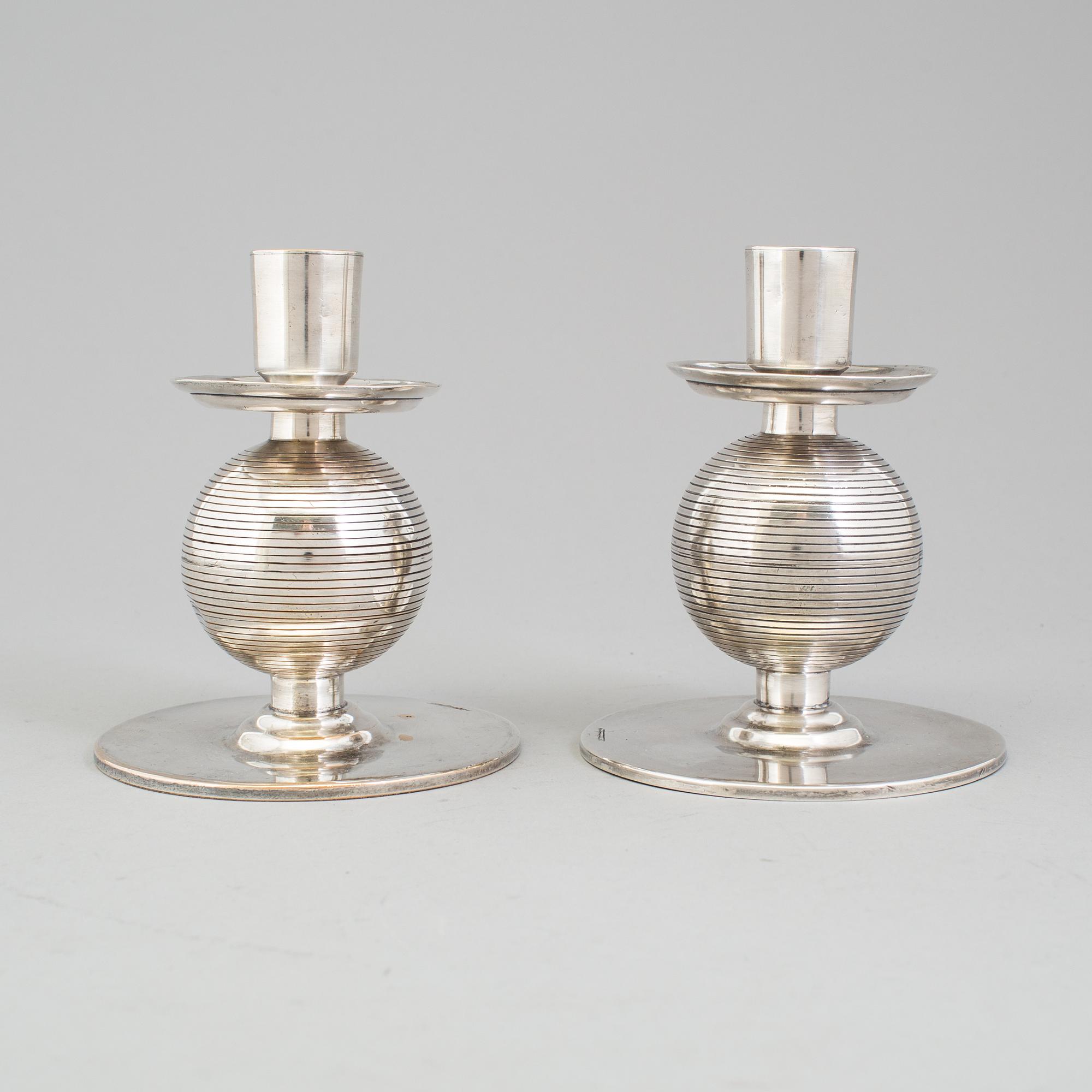 NILS FOUGSTEDT, ljusstakar, ett par, art deco, nysilver, för Fabriksaktiebolaget Kronsilver, 1930-tal.