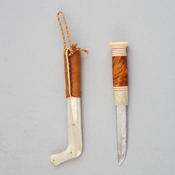 Tore Sunna, a reindeer horn Sami knife, signed.