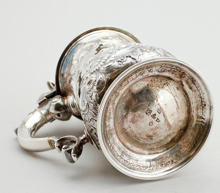 STOP, silver, Isaac Cookson, Newcastle 1748. Vikt ca 1073 g.