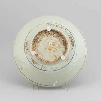 A blue and white Swatow dish, Ming dynasty, (1368-1644).