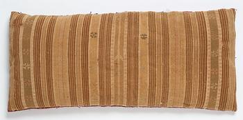 A CARRIAGE CUSHION, "Urnor och blommor", embroidered, ca 48 x 107 cm, Scania, Sweden 1830.
Filled.